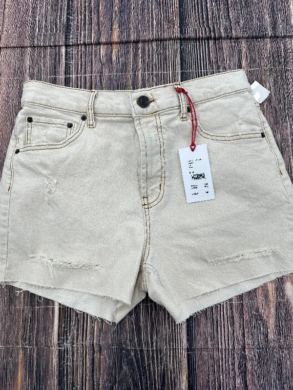 Cream Shorts Bdg, Size 12